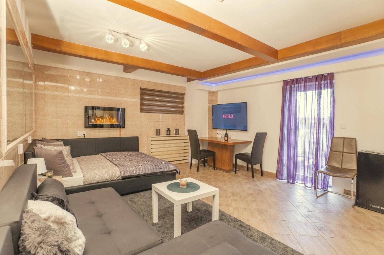 Wellness Studio! Finnish Sauna, Whirlpool, Gym & More! Praag Buitenkant foto