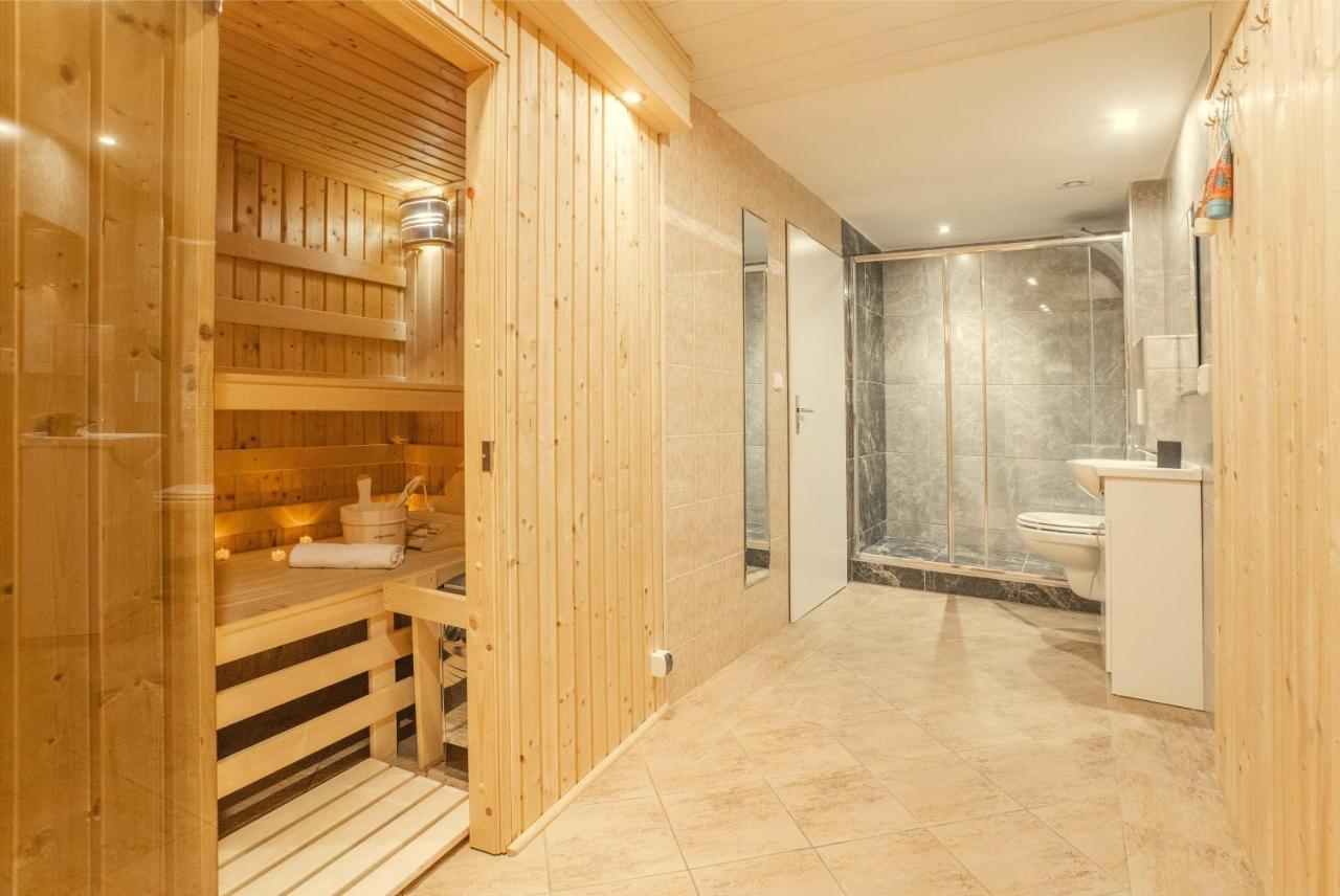 Wellness Studio! Finnish Sauna, Whirlpool, Gym & More! Praag Buitenkant foto